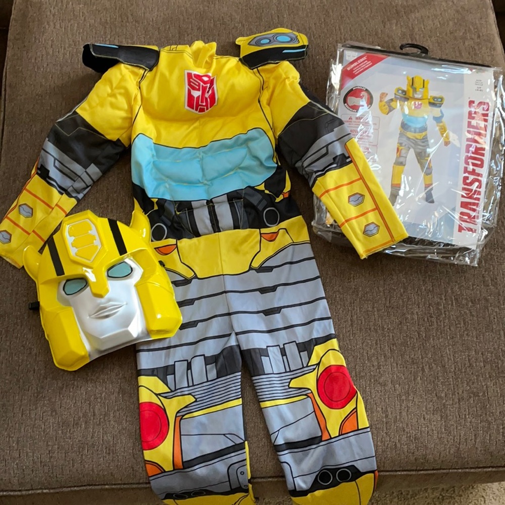 Bumblebee 4/6 S costume w/mask  Transformers. Comes with packaging but is used.